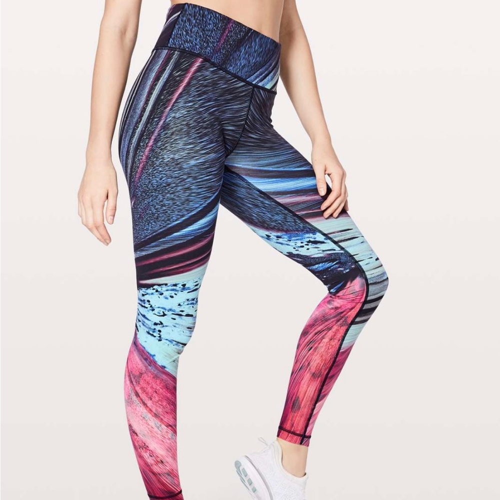 Lululemon Speed Wunder Under in Electrobeam 28”